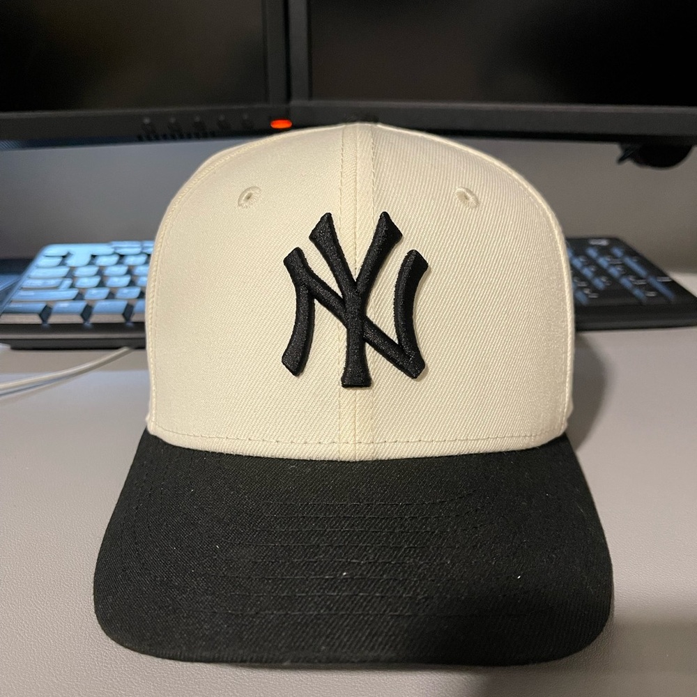New Era 59fifty New York Yankees Fitted Hat 7 1/4 White/Black Lids Checkers Pack